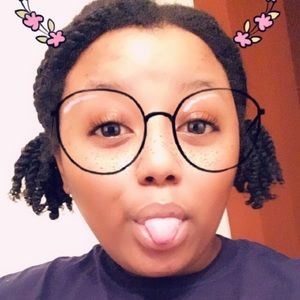 Meet your Posher, Kayla